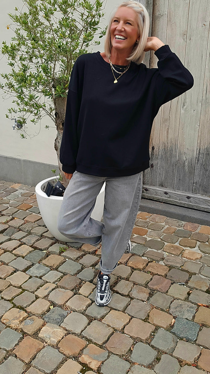 AVERY sweat black