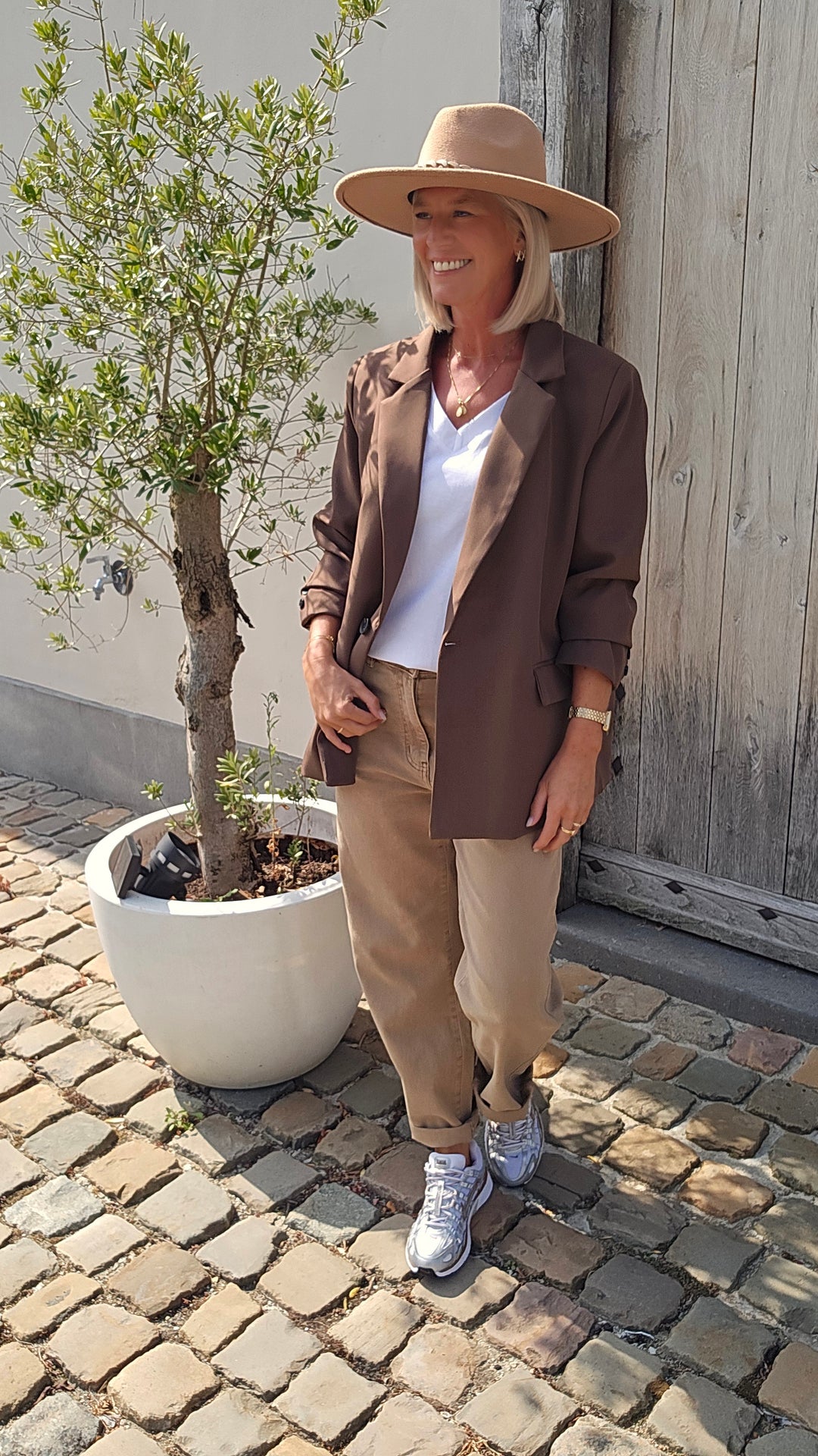BOBBI mom jeans taupe