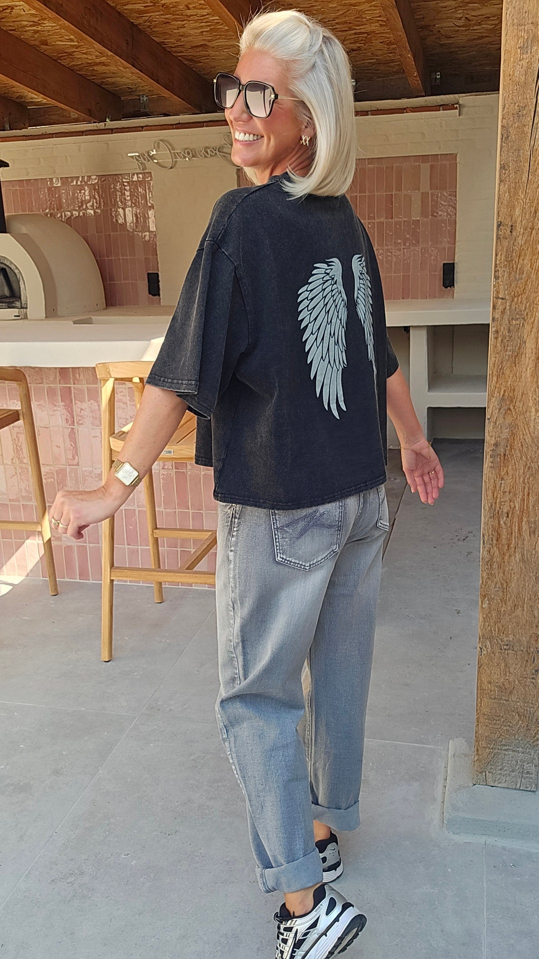 VICTORIA wings tee washed black