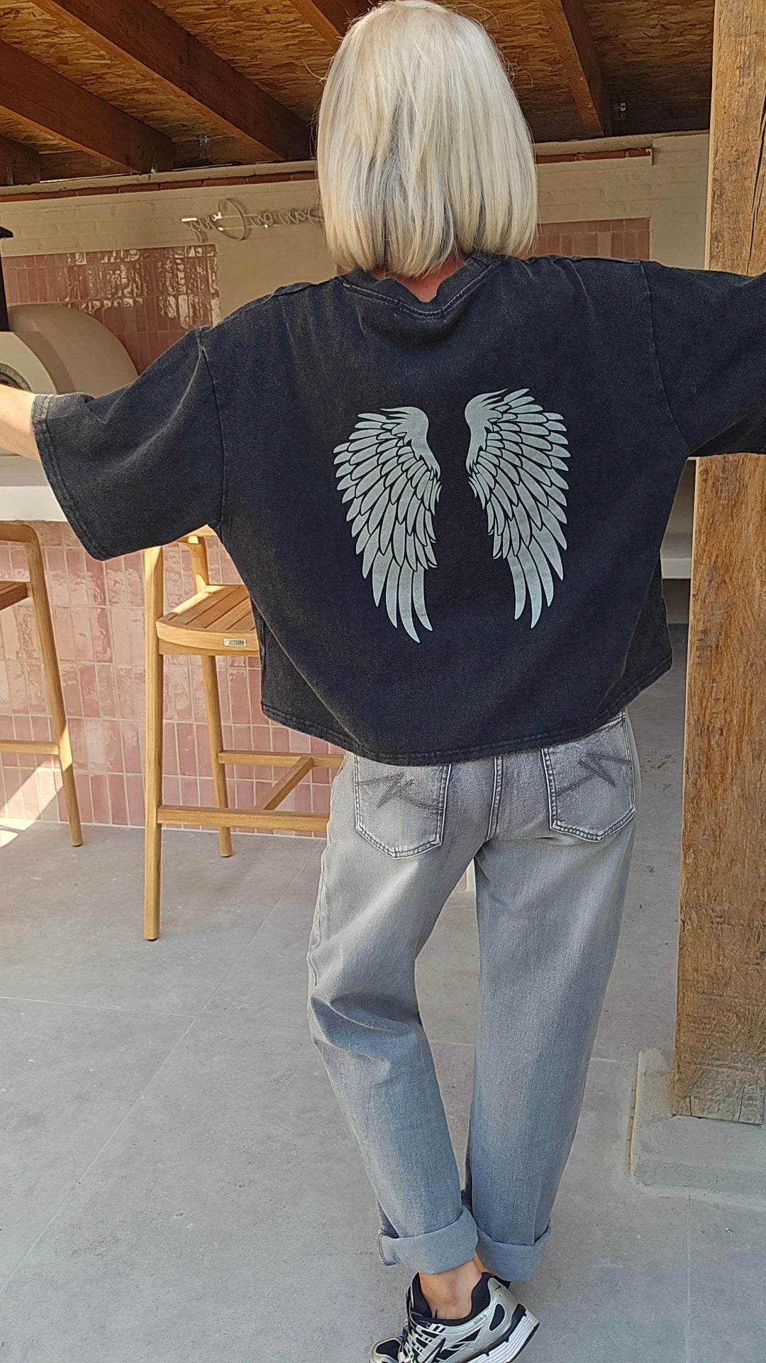 VICTORIA wings tee washed black
