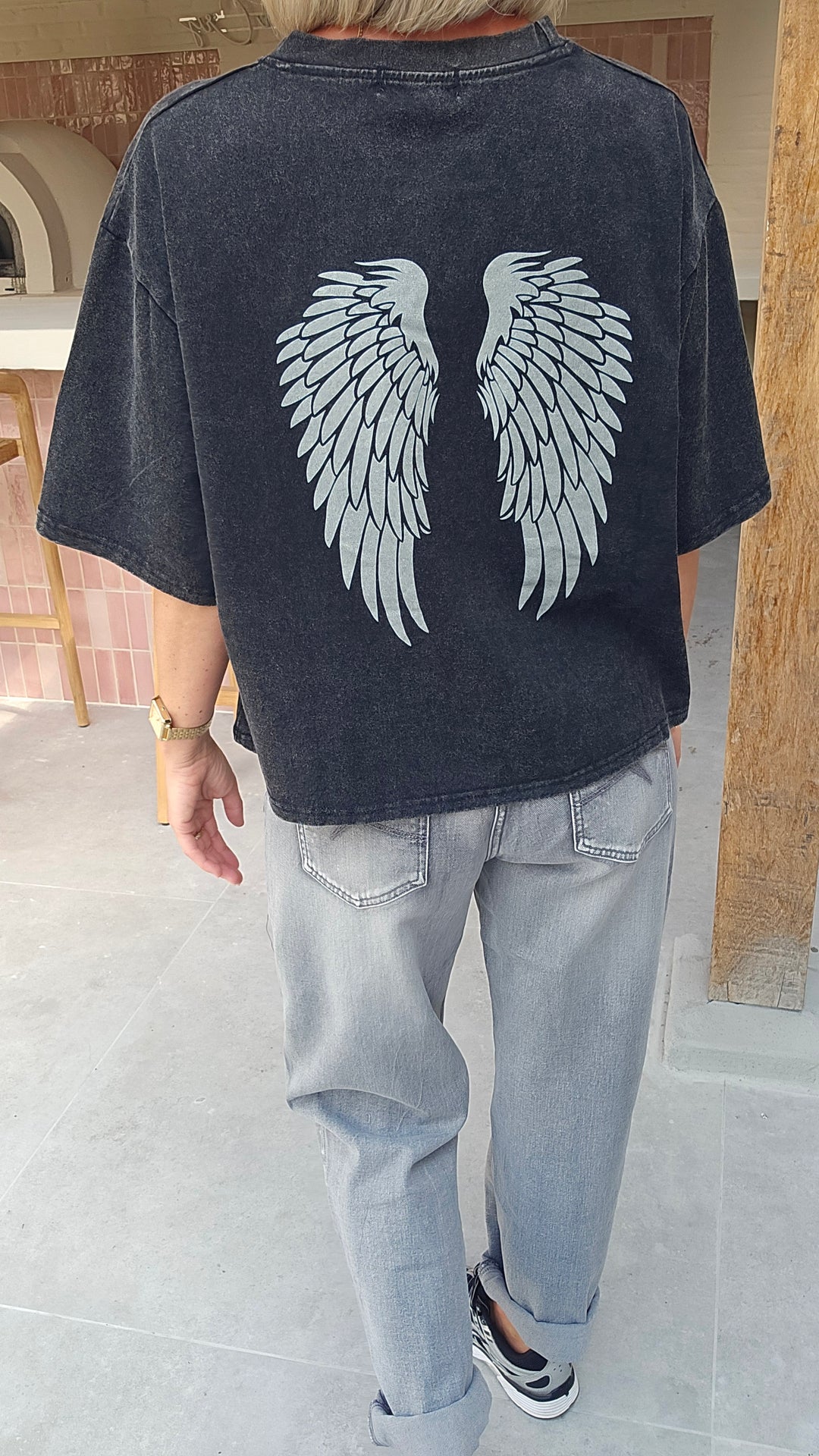VICTORIA wings tee washed black