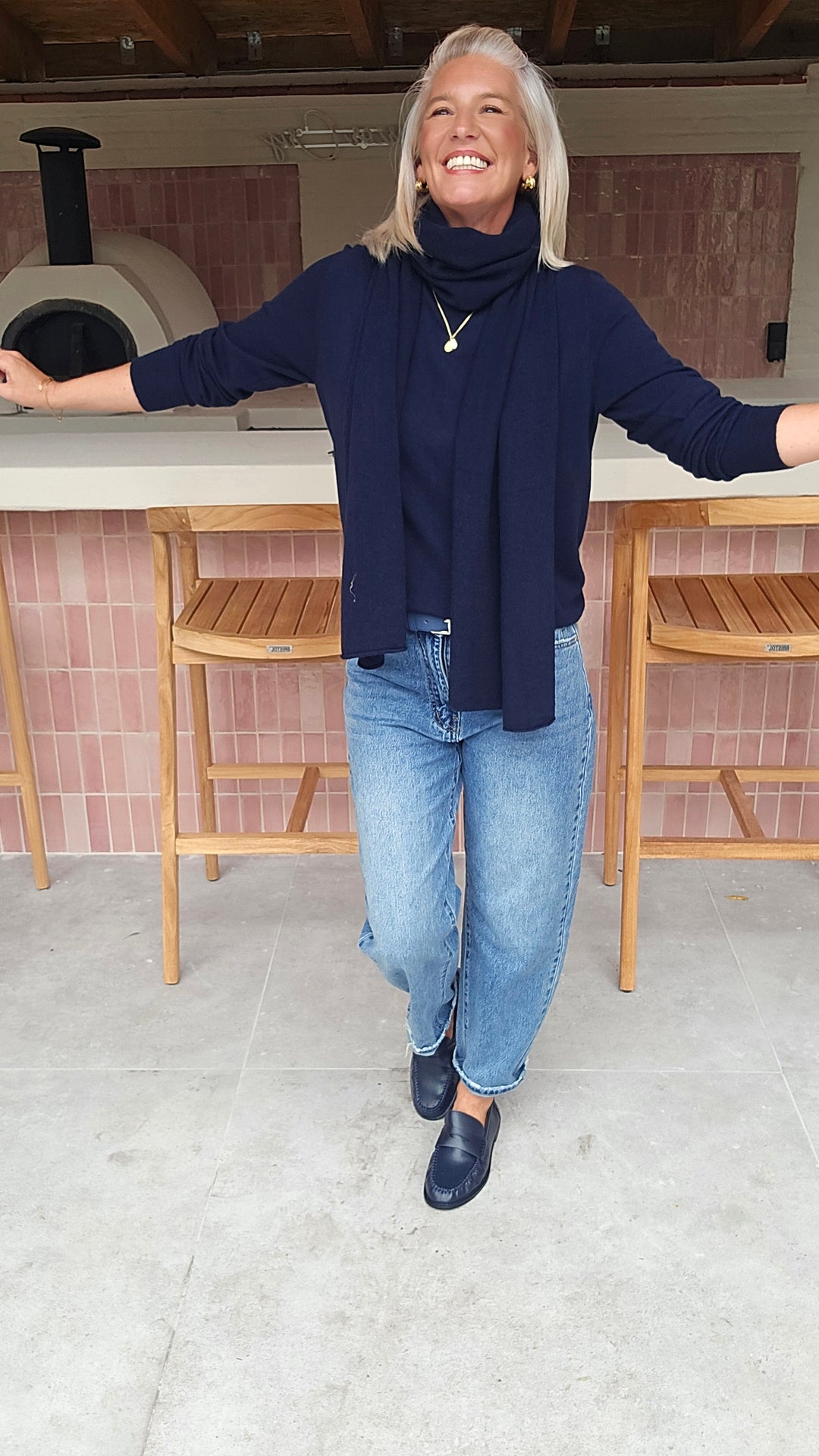 YVI scarf navy