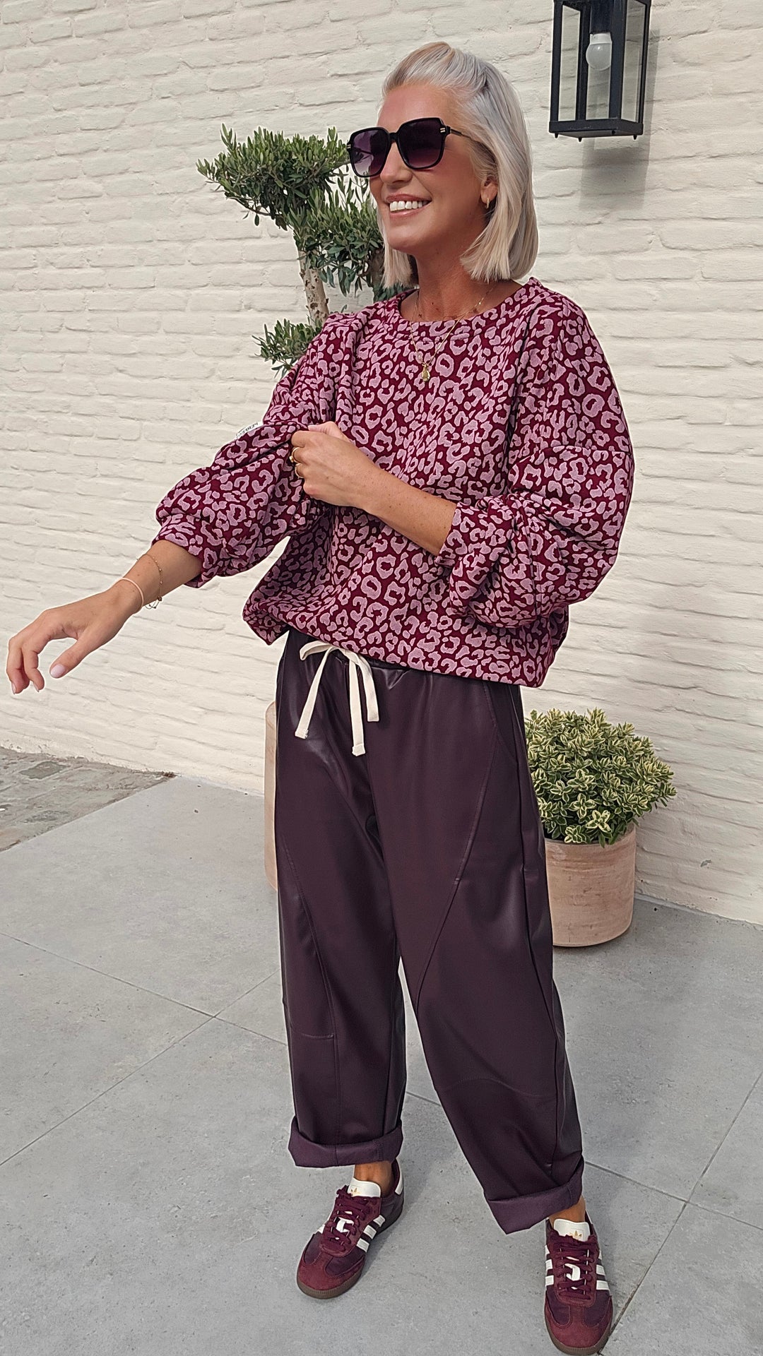 FENNE faux leather balloon pants burgundy