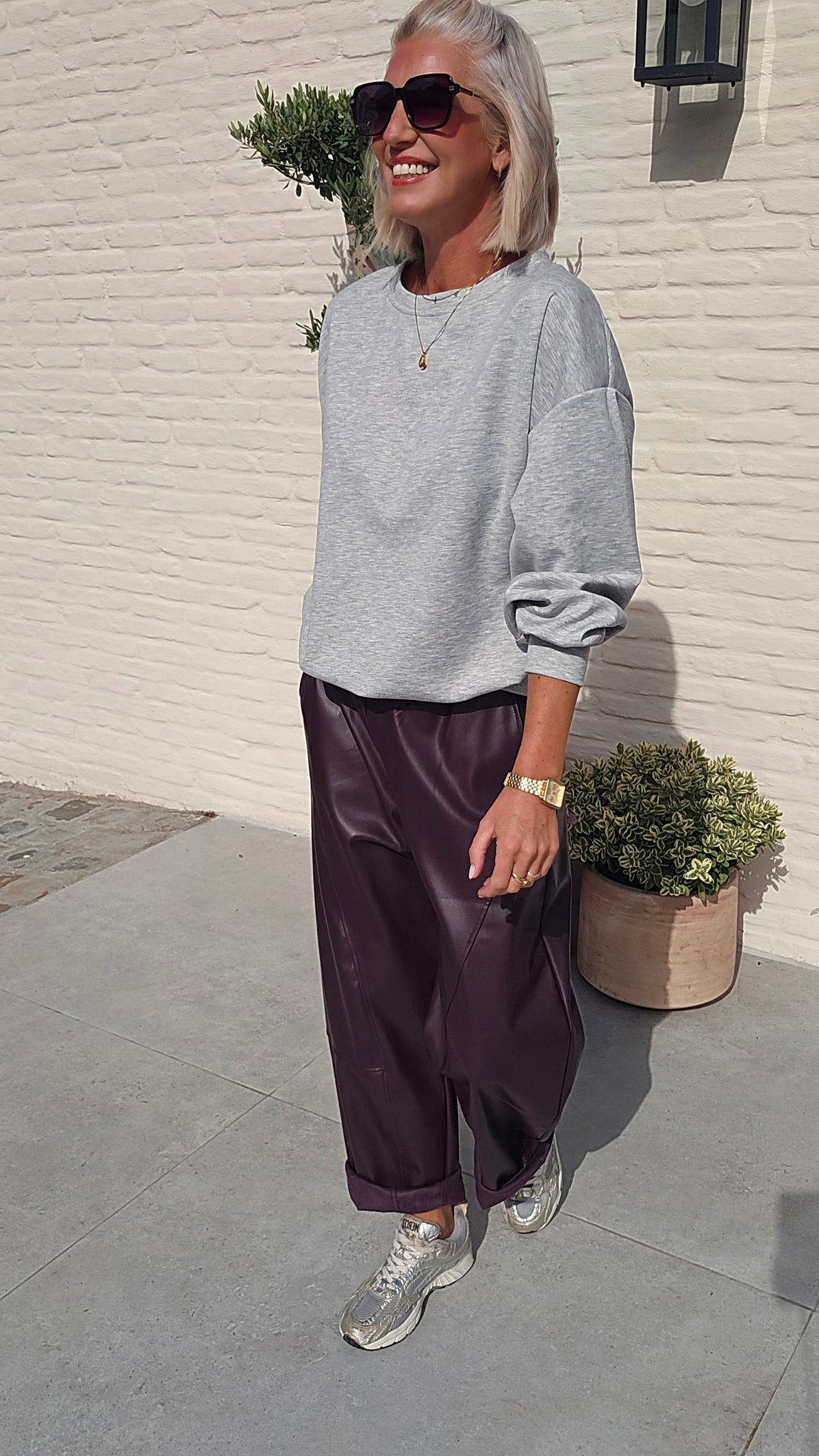 FENNE faux leather balloon pants burgundy