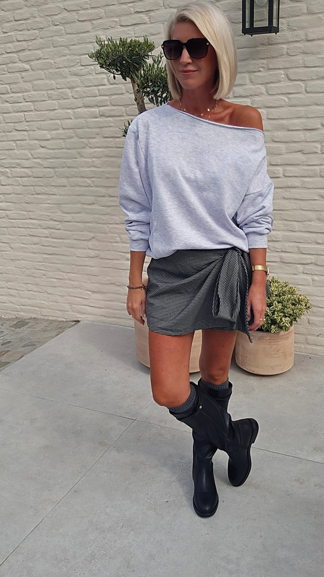 DONNA off-shoulder sweatshirts grey