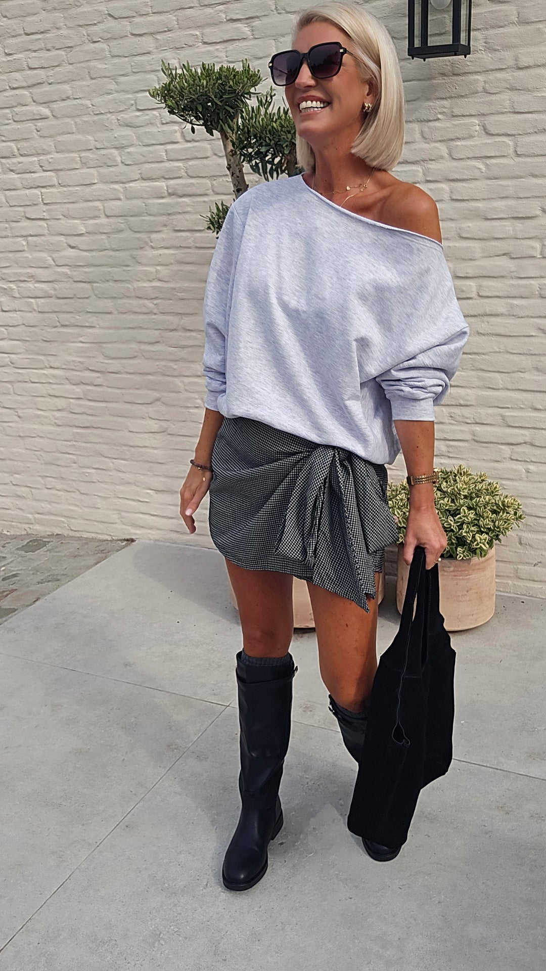 DONNA off-shoulder sweatshirts grey