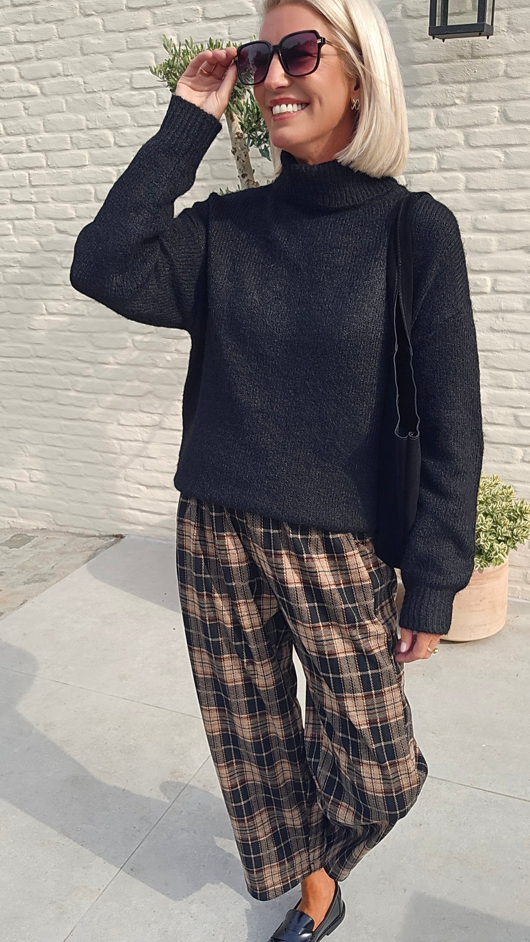 ESMA turtleneck knit black