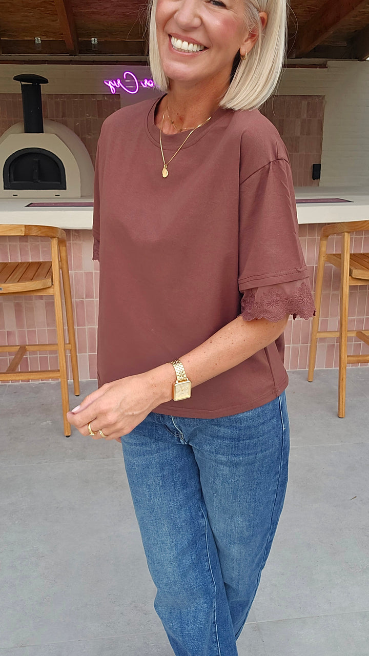 DEWI lace tee chocolat