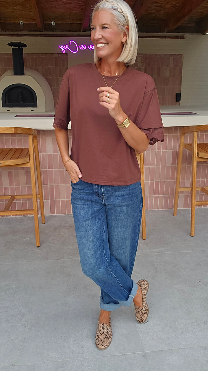 DEWI lace tee chocolat