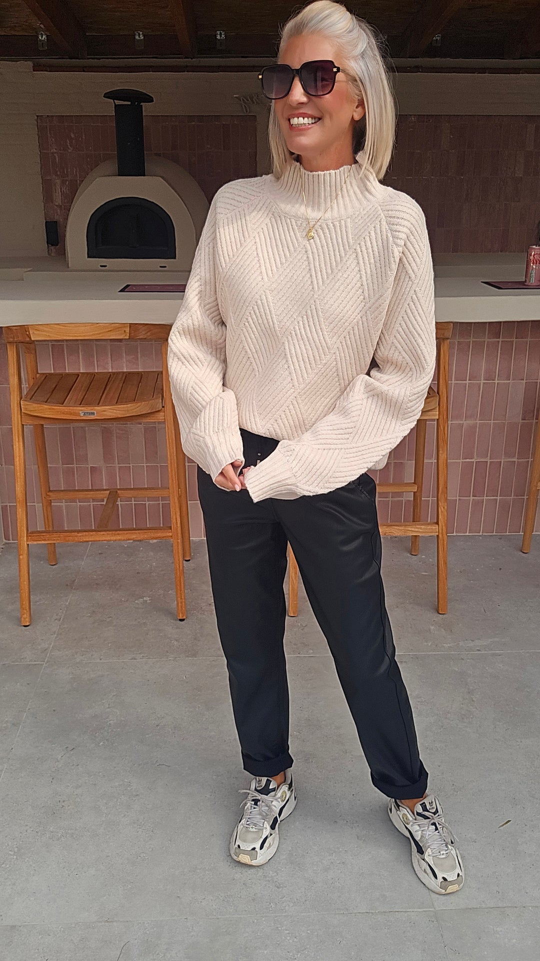 BO knit beige