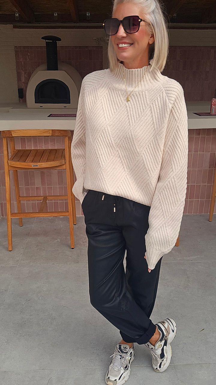 BO knit beige