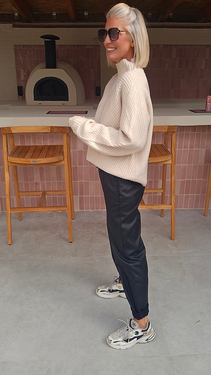 BO knit beige
