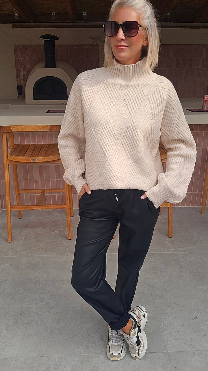 BO knit beige