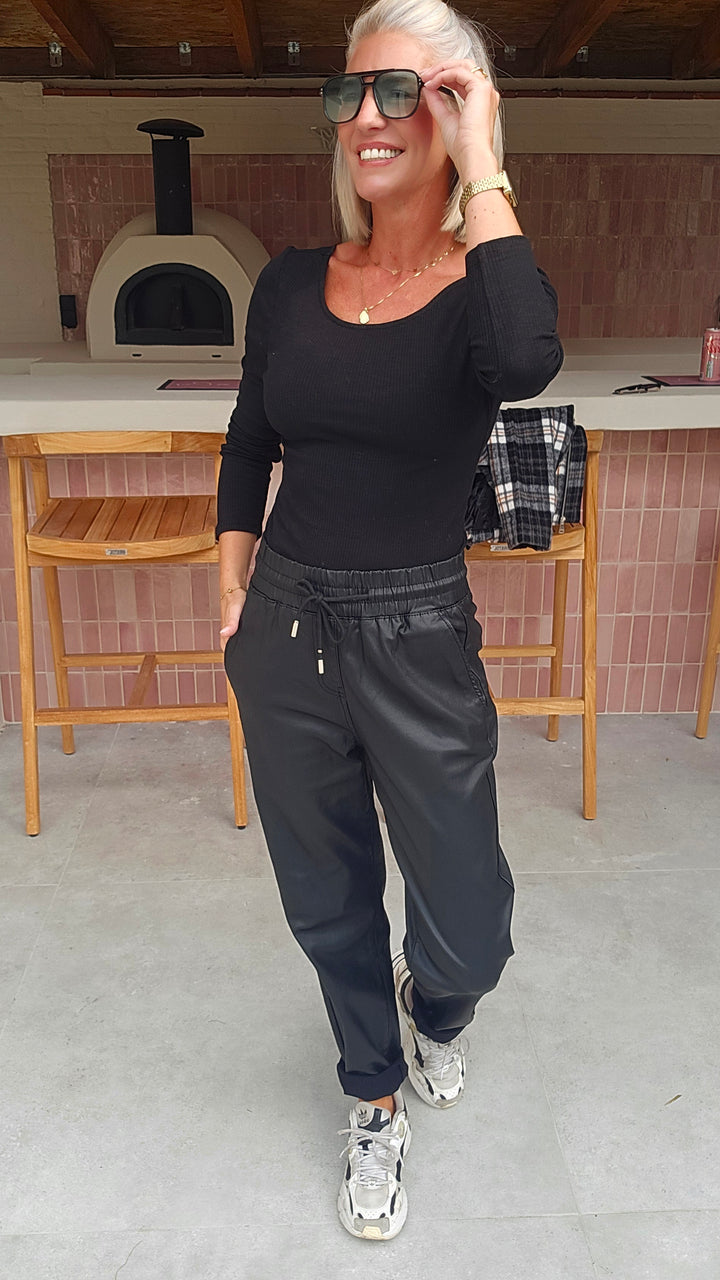 CARLIN body black