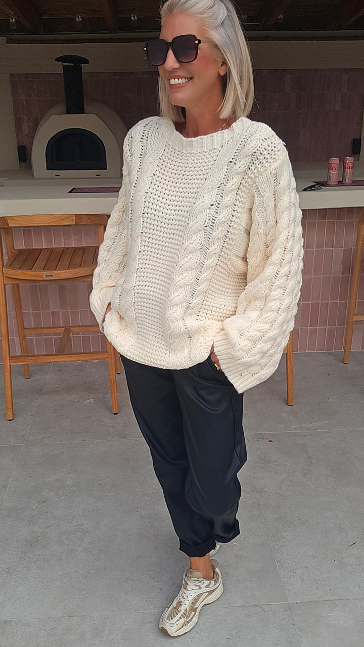 SAAR cable knit ecru