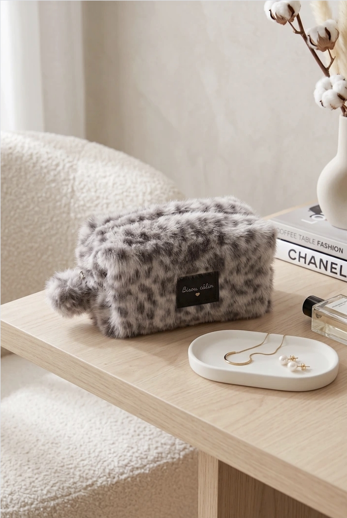 BISOU toiletry bag